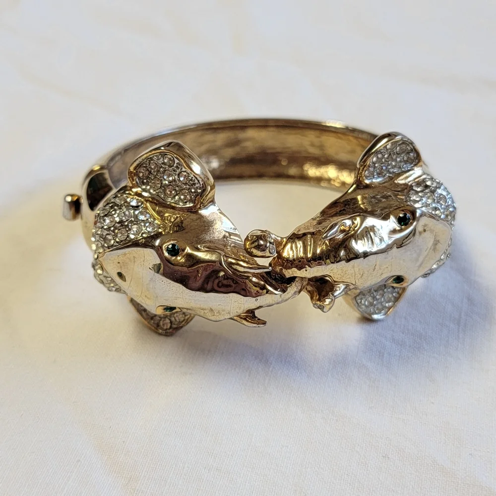 Vintage Double Elephan Bracelet Gold Tone Hinge Open Emerald Green Eyes